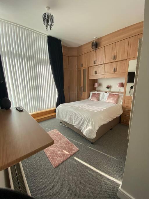 3 Bedroom Penthouse Apartment In Larne Esterno foto