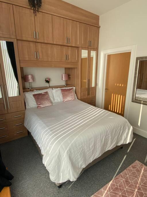 3 Bedroom Penthouse Apartment In Larne Esterno foto
