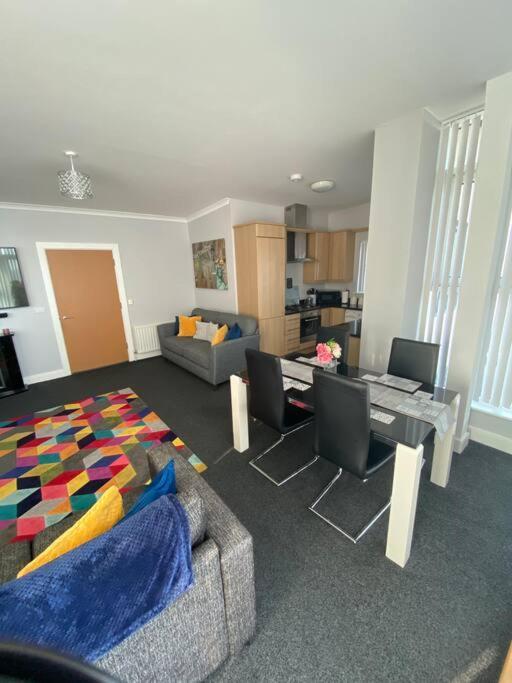 3 Bedroom Penthouse Apartment In Larne Esterno foto